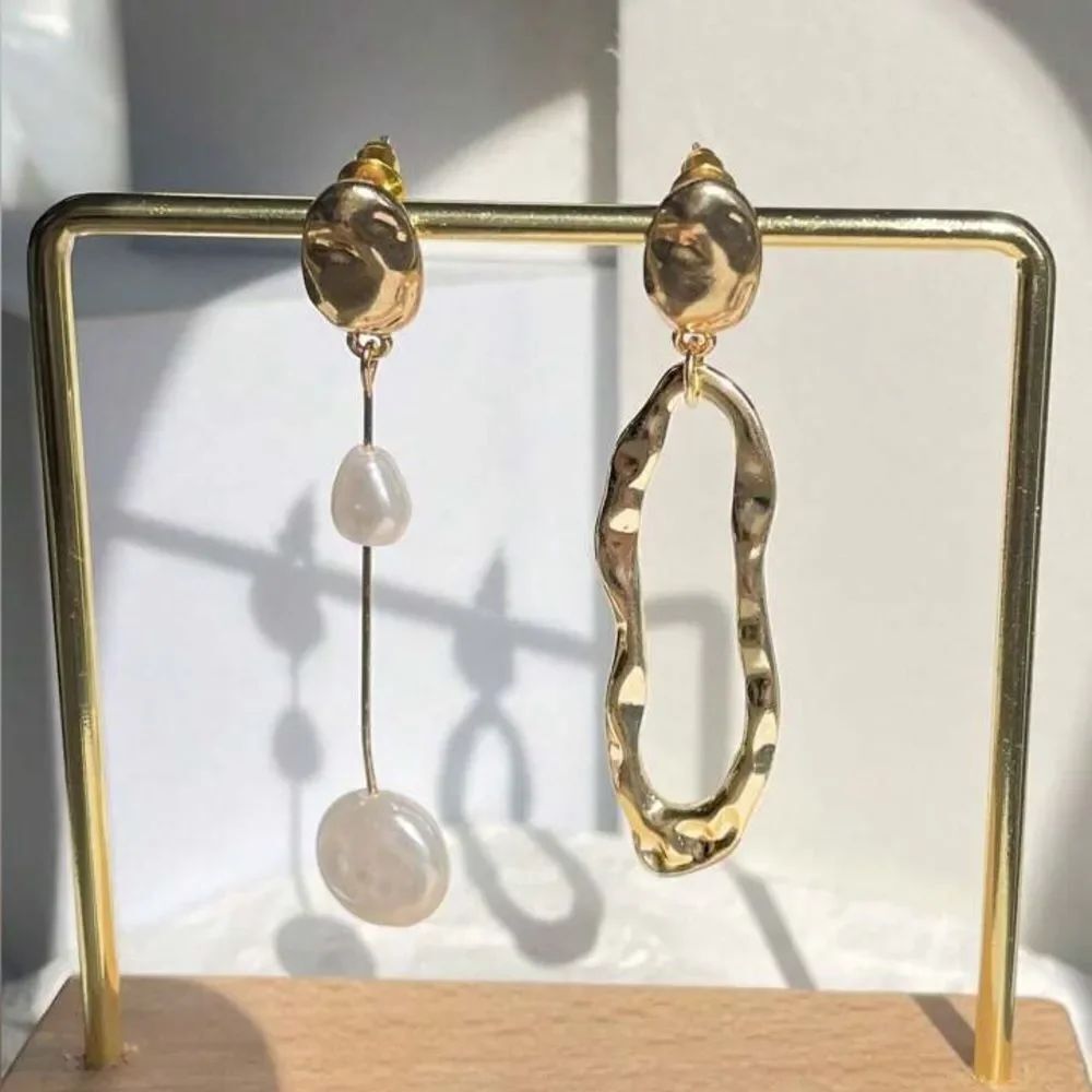 Elegant Pearl Drop Earrings A1140